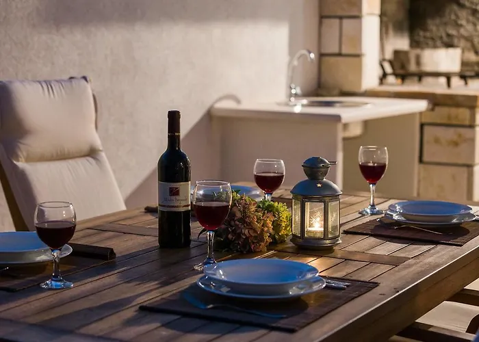 Holiday Home Zlatni San - Private Heated Pool