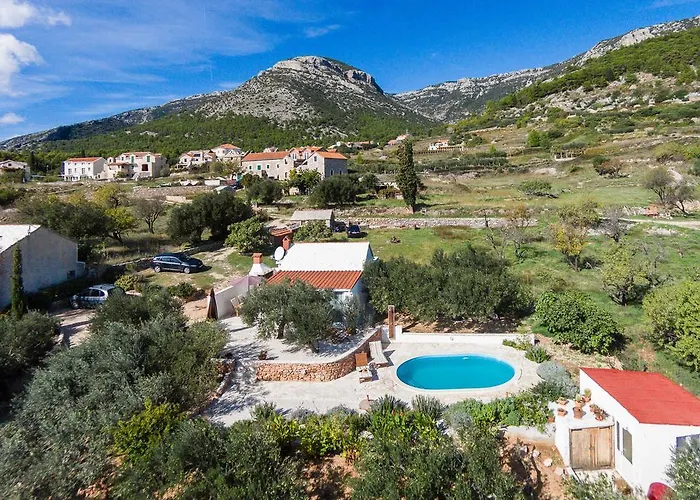 Holiday Home Zlatni San - Private Heated Pool